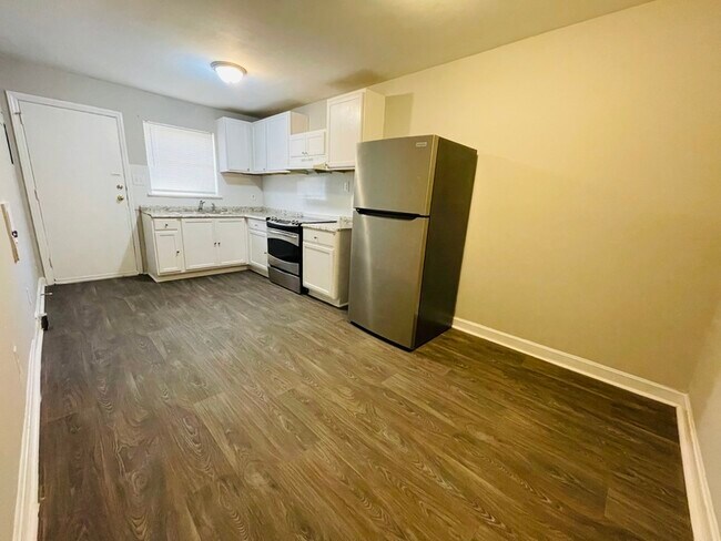 Foto del edificio - 3714 Rosehaven Dr