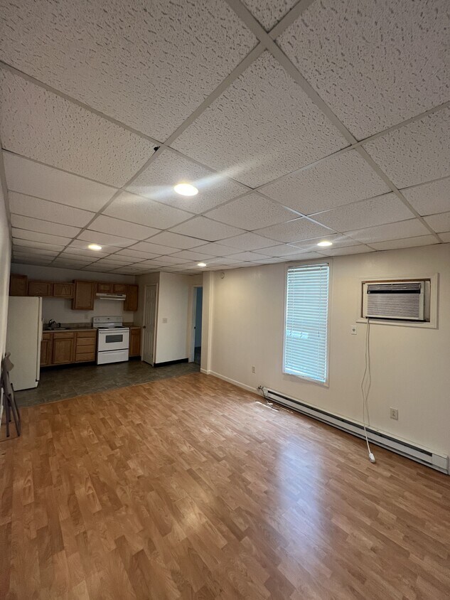 Primary Photo - 204 E Cherry St