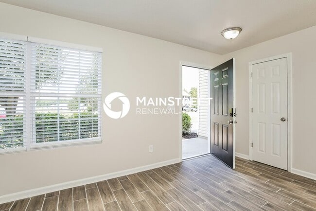 Building Photo - 3 Bedroom Pet-Friendly Home in Greensboro,...