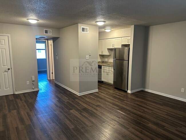 Foto del edificio - 6055 Barton Ave