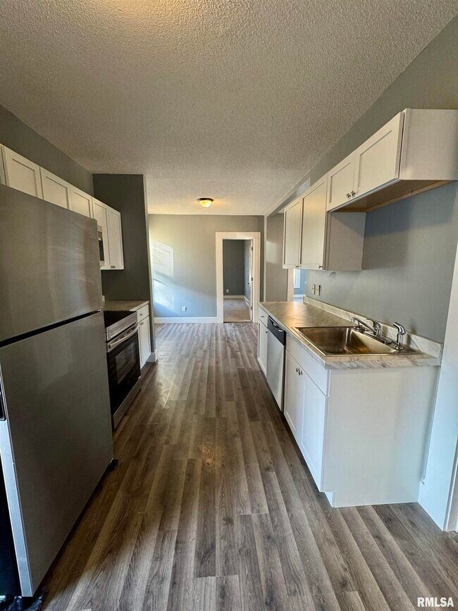 Foto del edificio - 627 N Division St