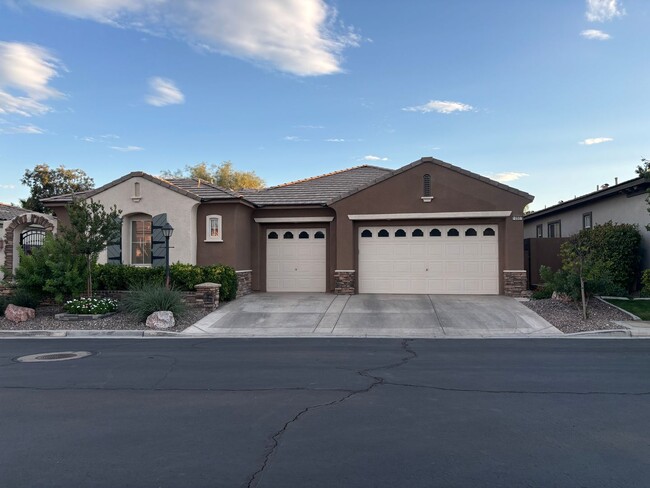 Building Photo - Stunningly Remodeled Single-Story Oasis in...