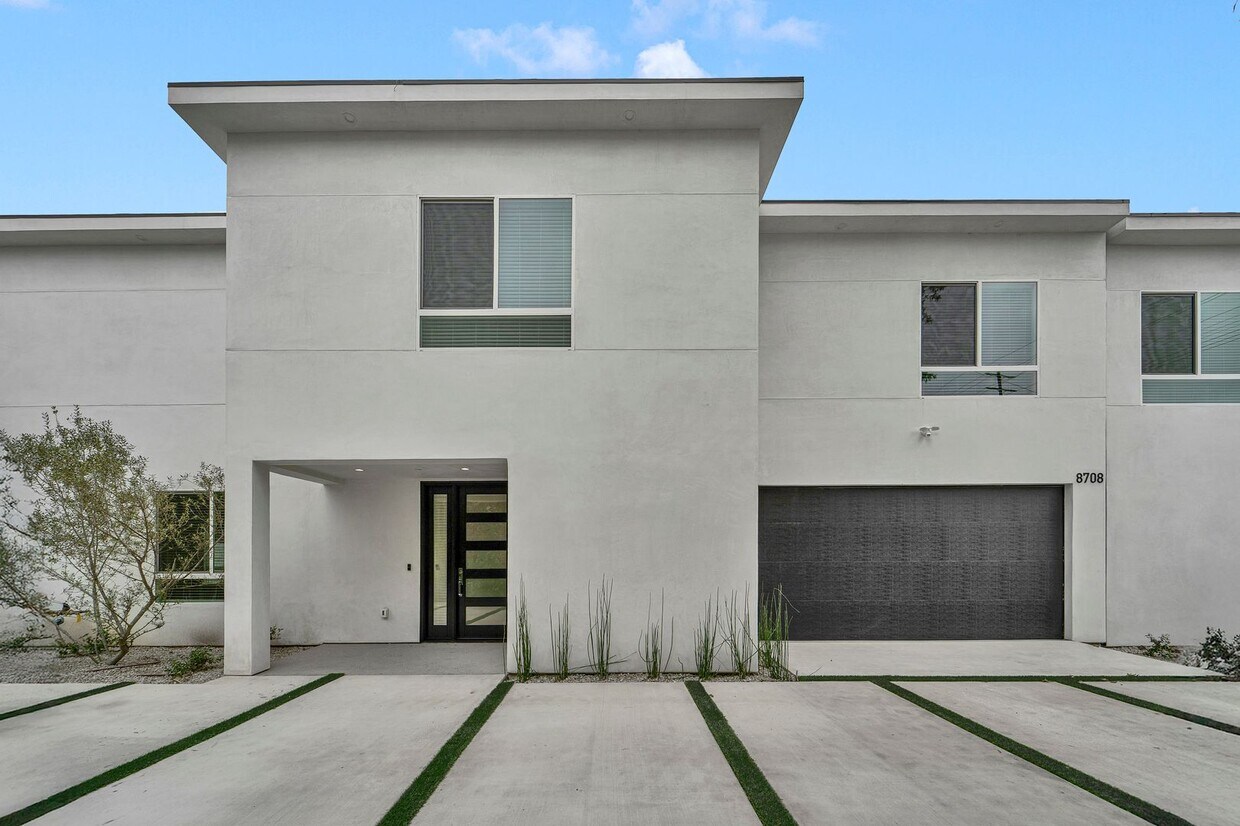 Primary Photo - Modern Brand new 5-Bedroom Home for Lease ...