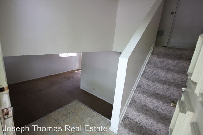 Building Photo - 1426 280 E
