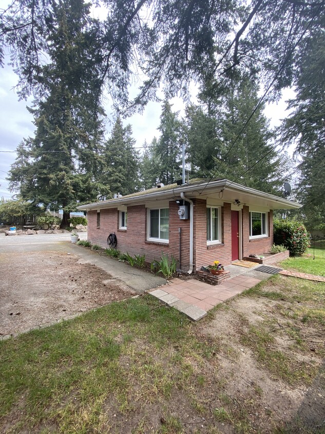 Foto principal - 14720 25th Ave NE