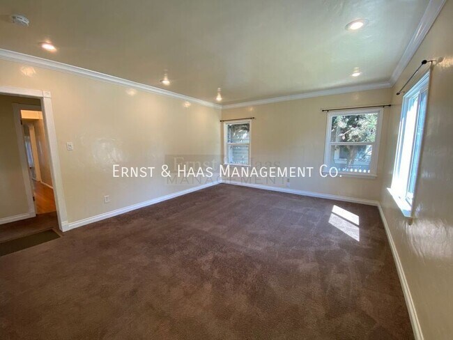 Foto del edificio - 5589 Lemon Ave