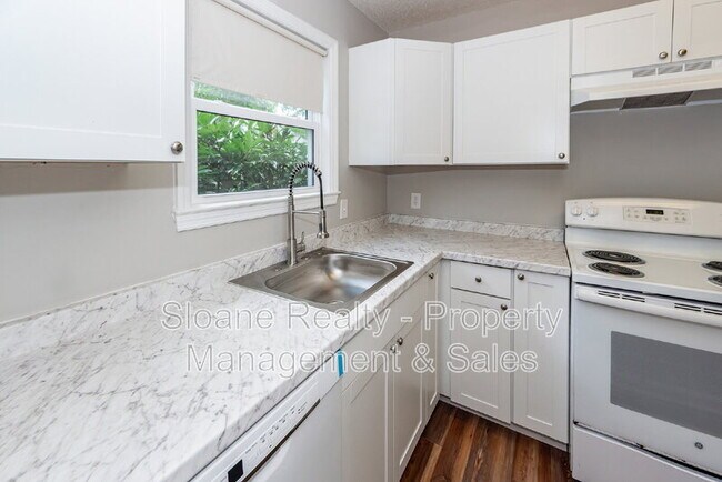 Foto del edificio - 854 Colony Dr