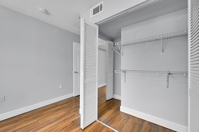 Foto del edificio - 3620 NW Adriatic Ln