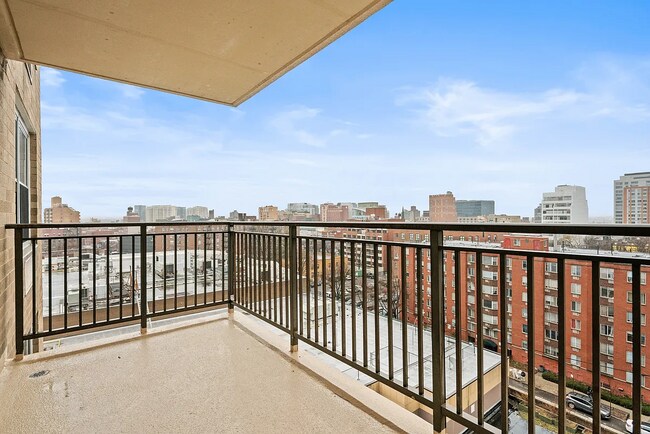 Foto del edificio - 131-01 40th Rd