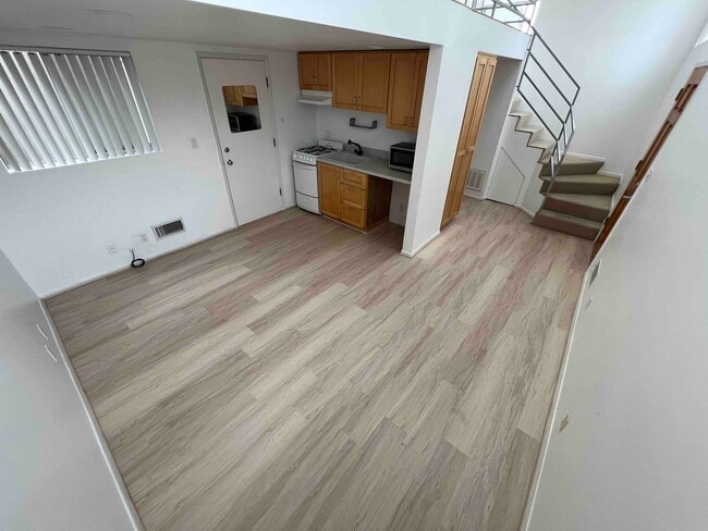 New floor - 3016 Ruskin St