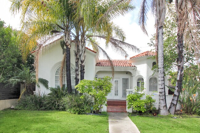Building Photo - 123 N La Jolla Ave