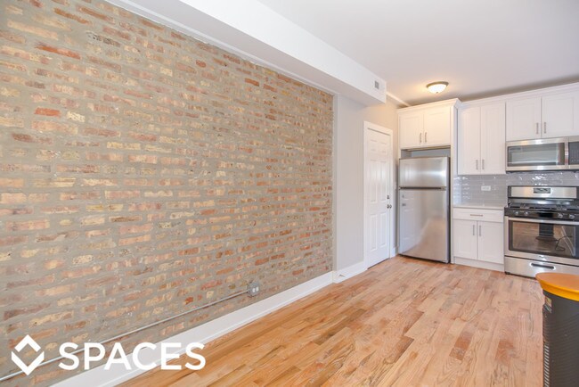 Foto del edificio - 822 W Cuyler Ave