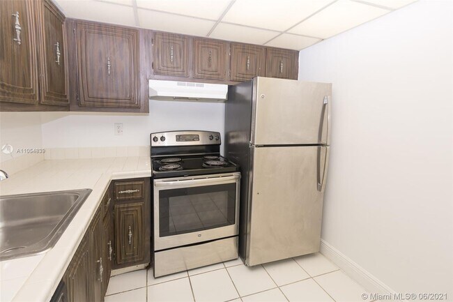 Building Photo - 486 NW 165th St