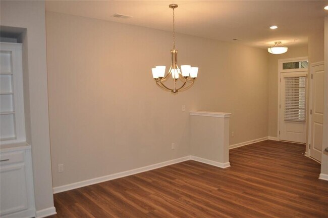 Building Photo - 1320 Endicott Ct