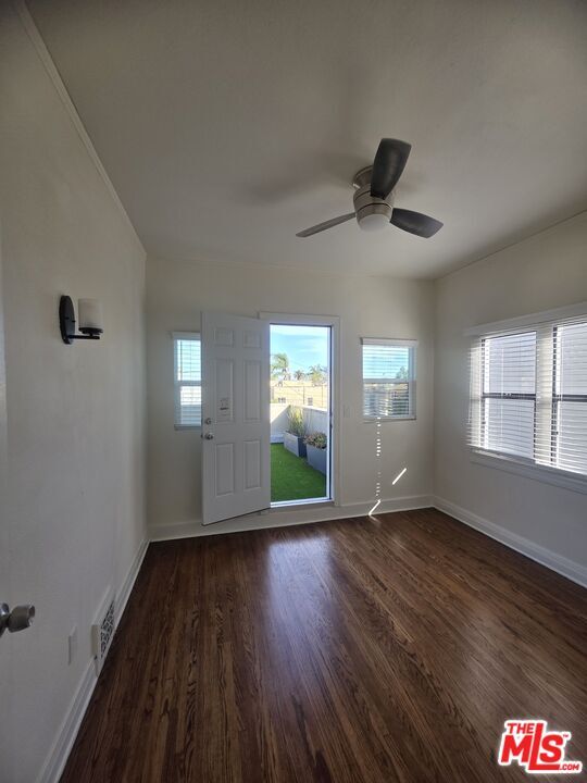 Foto del edificio - 1022 S Cloverdale Ave