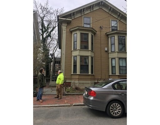 Primary Photo - 35 Pleasant St