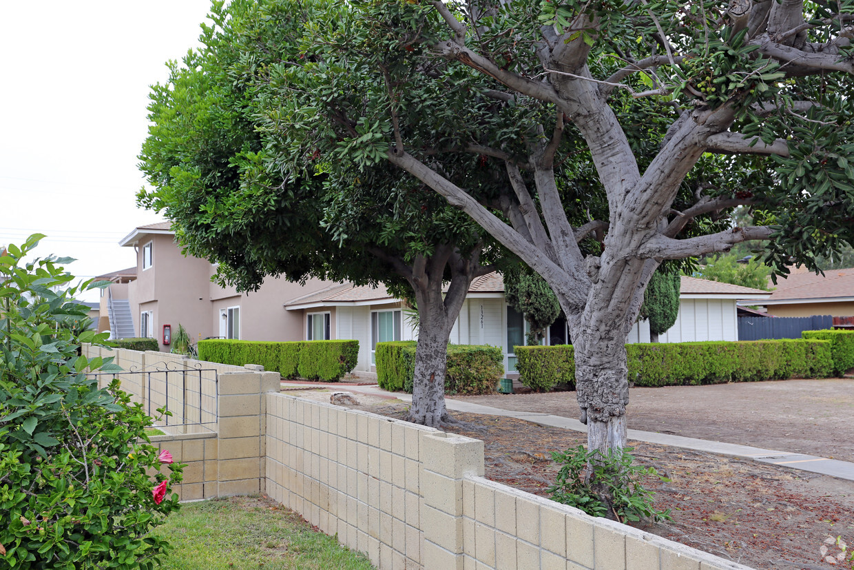 Foto principal - 13261 Fletcher St