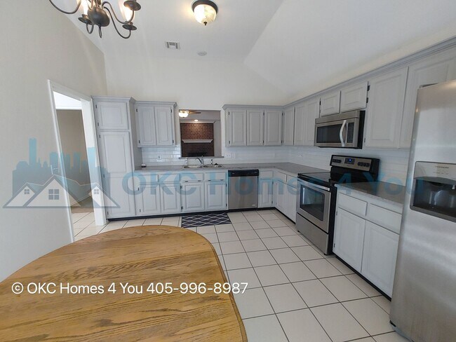 Building Photo - Spacious and Updated 3 Bed in Norman!
