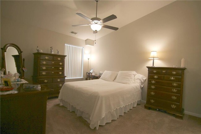 Building Photo - 44710 Apple Blossom Dr
