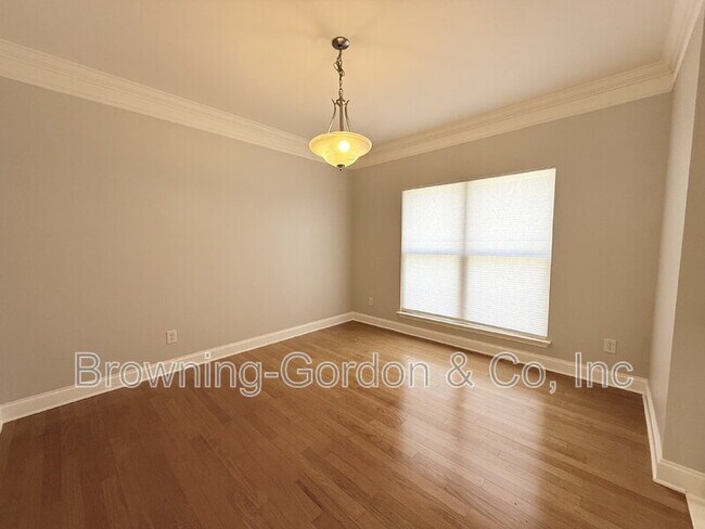 Building Photo - 1057 Woodbury Falls Dr