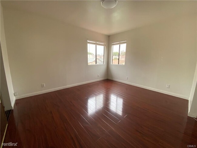Foto del edificio - 3 br, 3 bath House - 423 W Marshall St Apt B