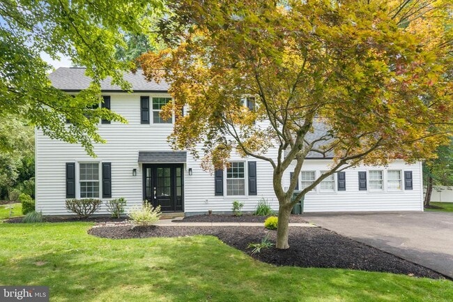 Building Photo - 480 Yale Dr
