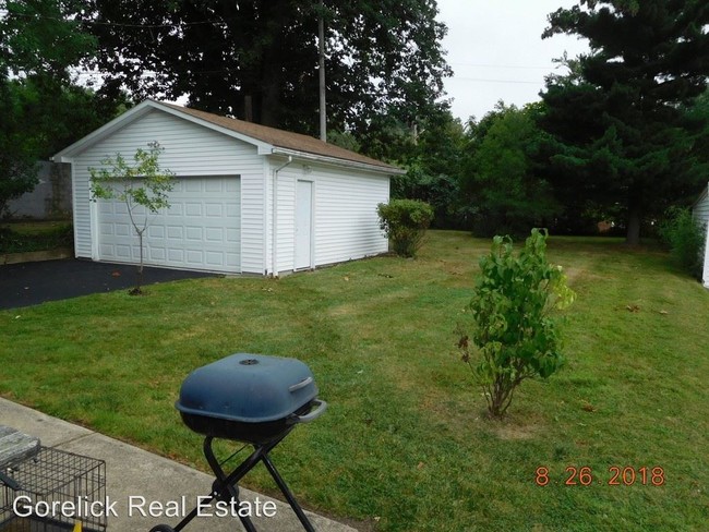 Foto del edificio - 3 br, 1.5 bath House - 1488 Sheffield Road