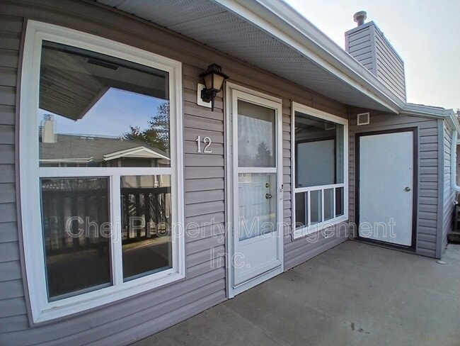 Photo du bâtiment - 1503 Mill Woods Rd E