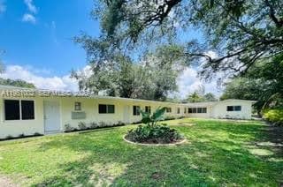 Building Photo - 780 NE 122nd St