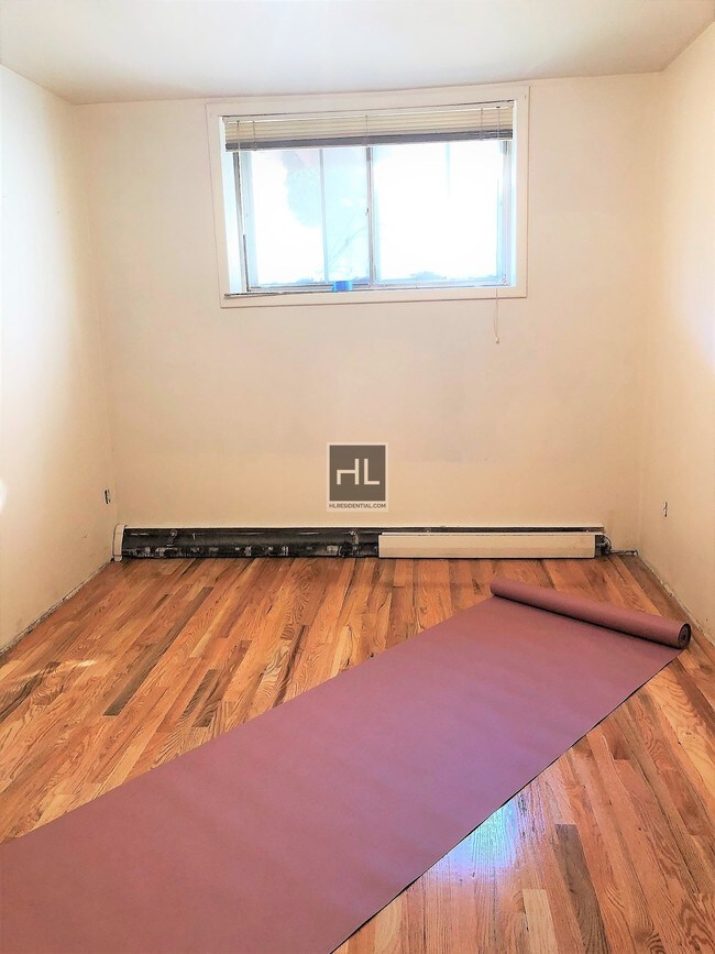 Foto del edificio - 554 E 87th St