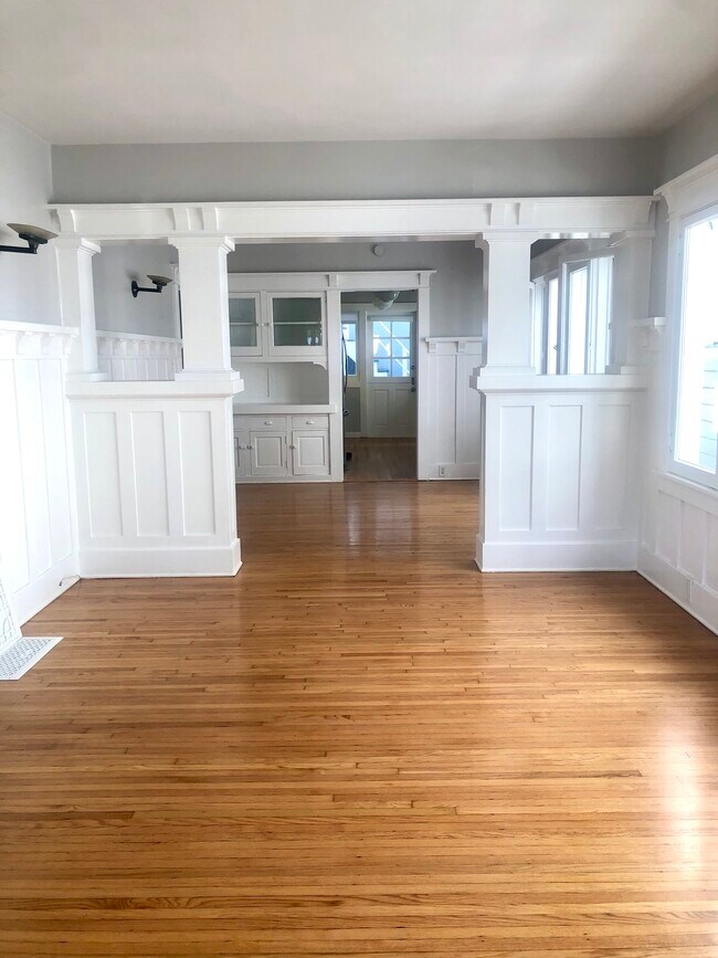 Espacio de estar y comedor de concepto abierto - 232 Market St