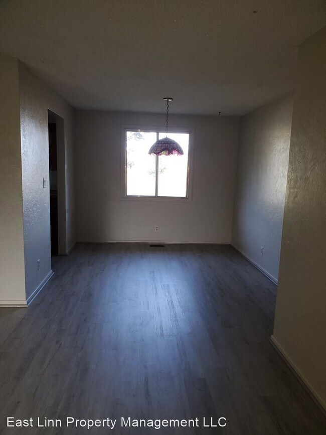 3 br, 1.5 bath House - 750 Baker St photo'