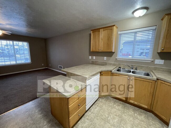 Foto del edificio - 2 Bed / 1 Bath Apartment - Idaho Falls