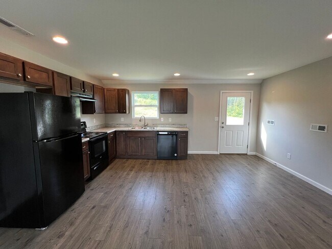 Foto del edificio - 3 bed 2 bath