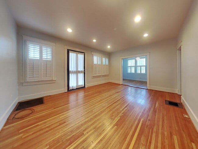 Building Photo - 1001 Caldwell Ave