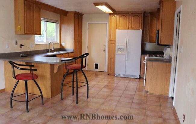 Building Photo - 2540 El Burlon Cir