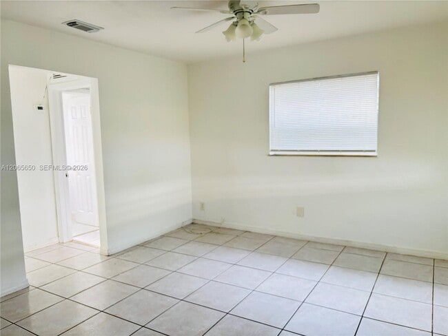 Building Photo - 6335 SW 21st St