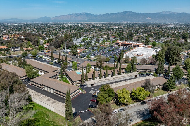 Context - Woodglen Apartment Homes