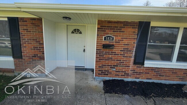 Building Photo - Beautifully updated brick ranch