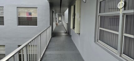 Building Photo - 174 Burgandy Way