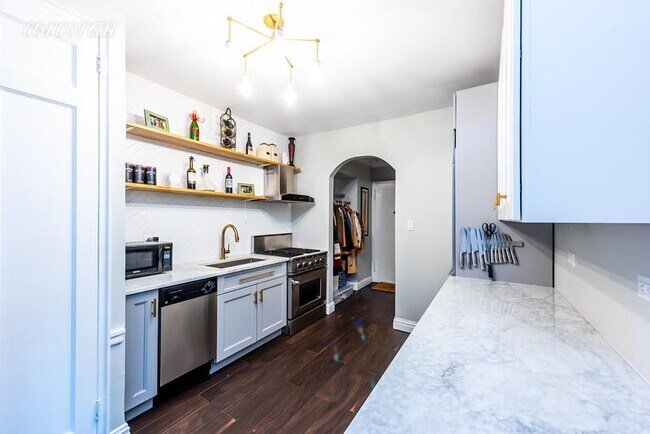 Foto del edificio - 645 E 26th St