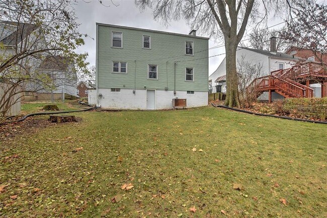 Foto del edificio - 1567 W Riverview Ave