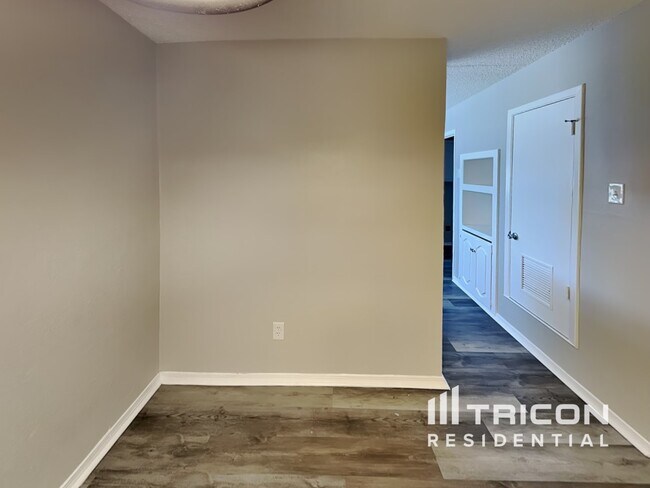 Building Photo - 925 Dogwood Trail Lancaster TX