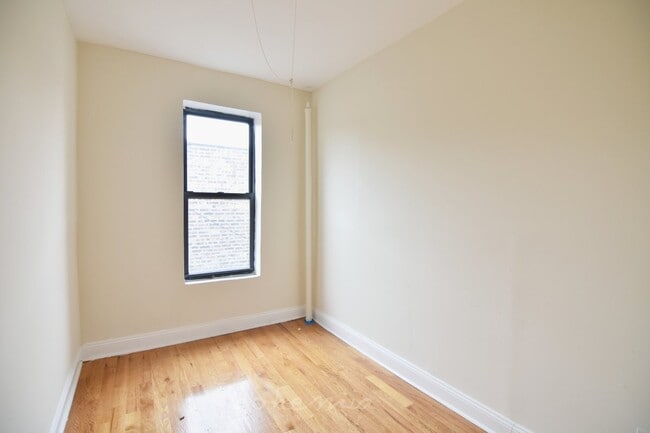 Building Photo - 242 Bradhurst Ave