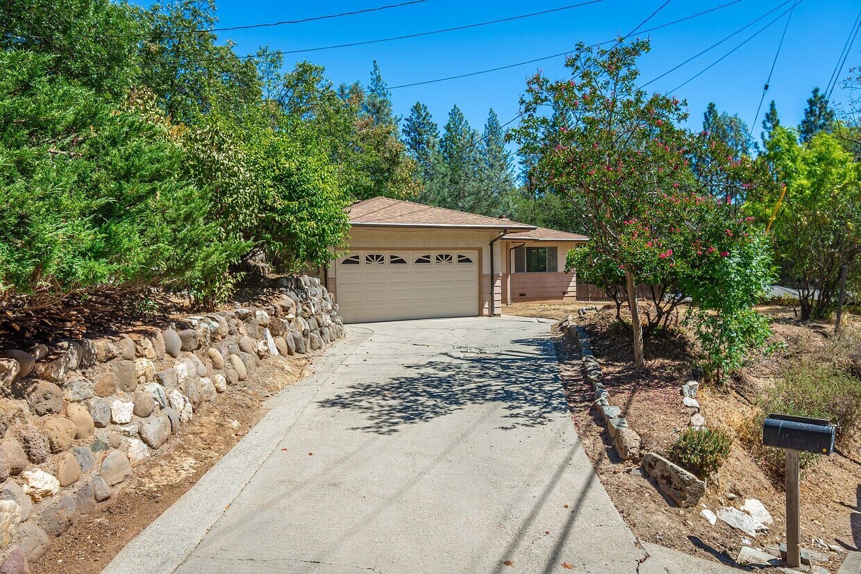 Primary Photo - 2689 Morrene Dr