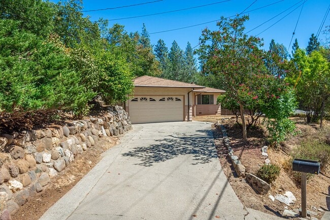 Building Photo - 2689 Morrene Dr