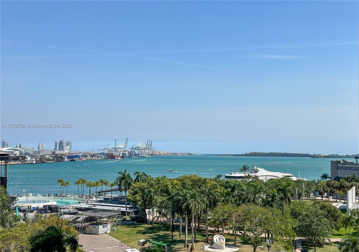 Primary Photo - 50 Biscayne Blvd