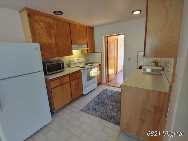 Building Photo - Rental on Cobb Mountain !