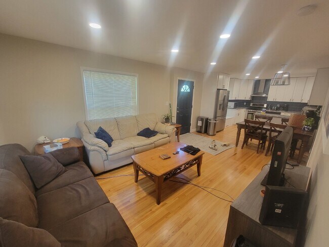 Foto del edificio - Single Family Home - FOR RENT
