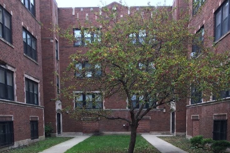 Edificio principal - 7526 S Kingston Ave